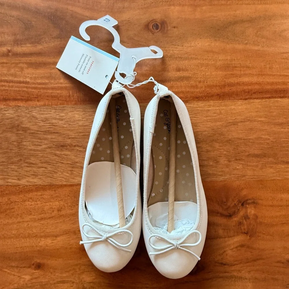 Cat & Jack Girls White Ballet Flats With Bow Size 13 NWT